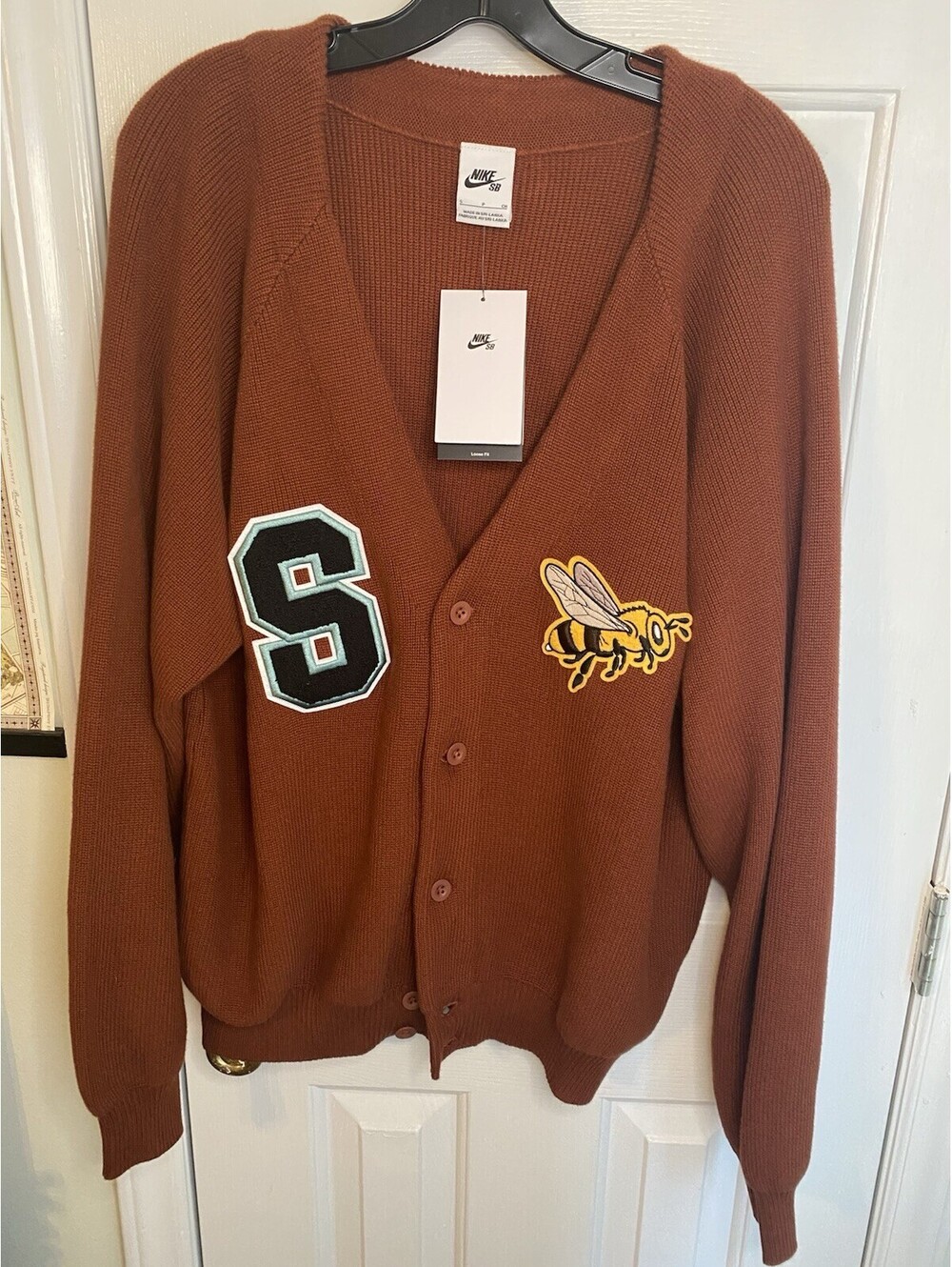 Nike SB Men's Small Brown Knit Cardigan Sweatshirt with Bee and 'S' Patches, NWT - Picture 2 of 6